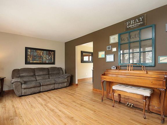 5th image of 3950 McIntyre Ct SW
