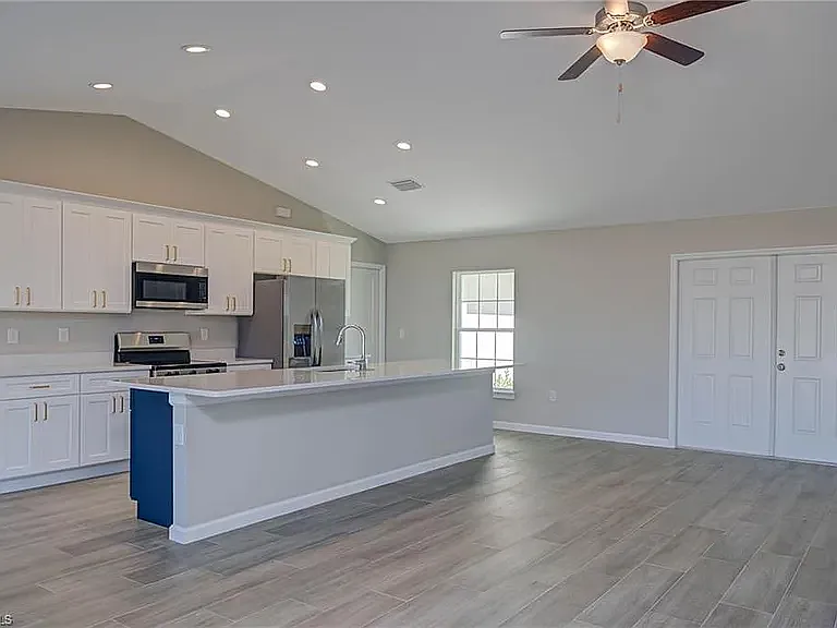 4149 NW 38th Pl — Photo 12