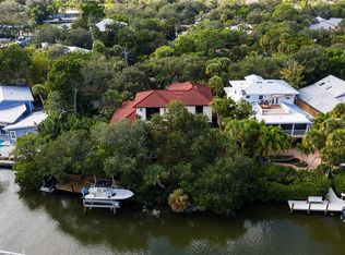 5175 Oxford Dr, Sarasota, FL 34242