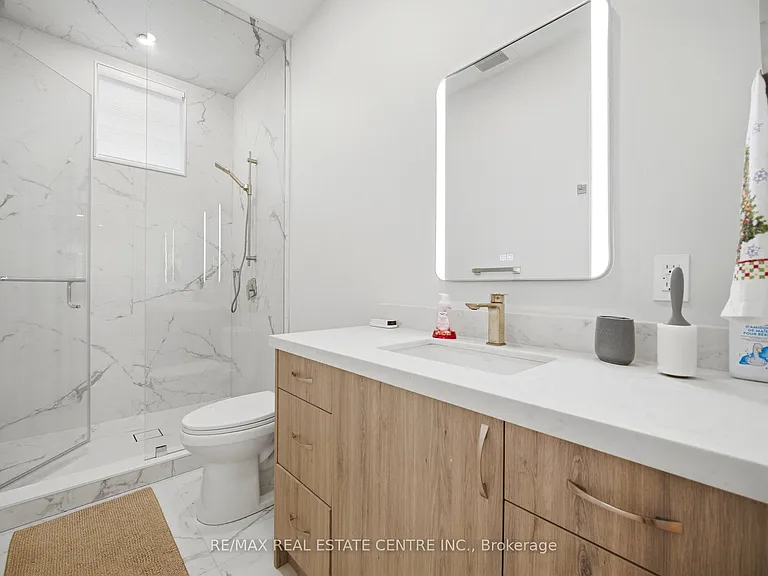 2450 Rebecca St — Photo 43