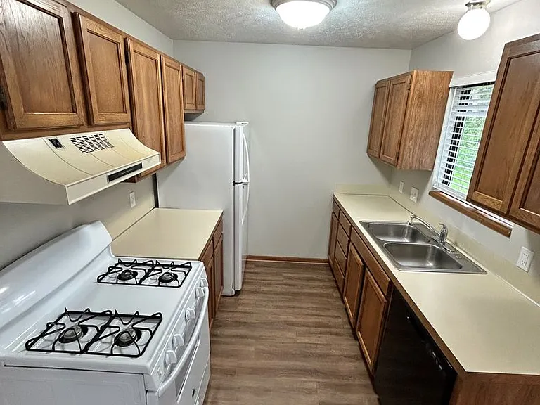 7999 Green Meadow Ct — Photo 3
