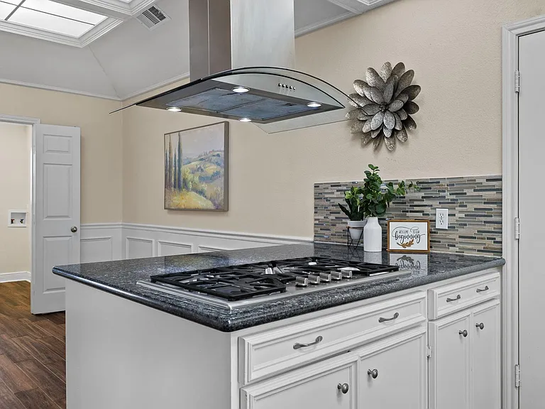 1400 Oak Hollow Dr — Photo 14