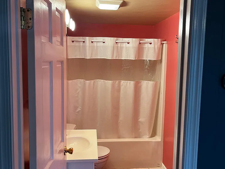 104 Glory Ave — Photo 2