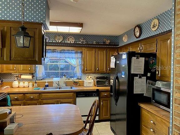 4th image of 716 Alpine St