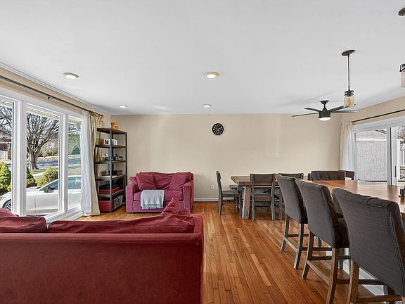 5th image of 13013 Arctic Ave