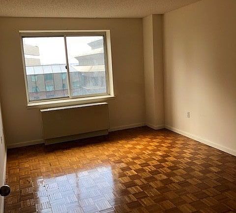 3rd image of 50 Battery Pl APT 8V