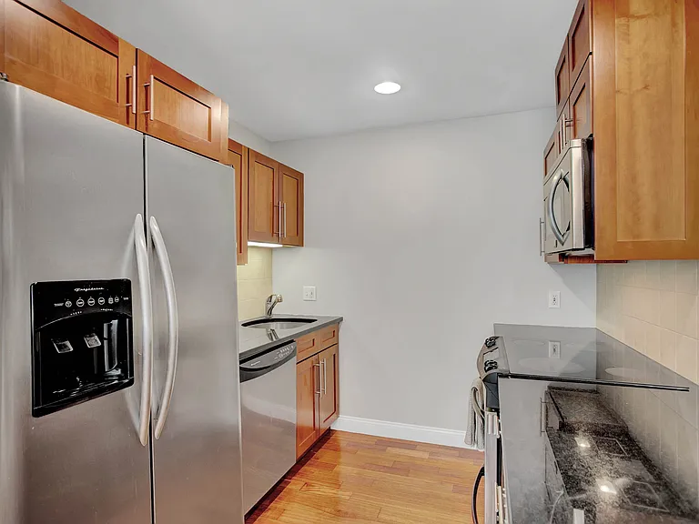 841 Parker St #206 — Photo 6