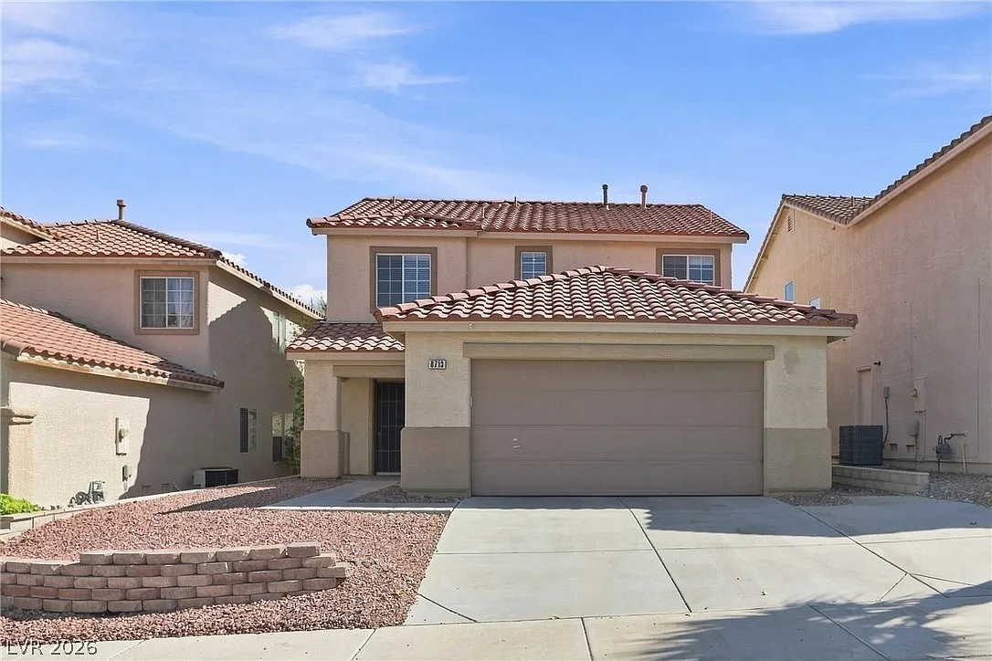 4 bed, 2.5 bath, 1784 sqft, $2,350 — Photo 1