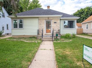 2806 75th St, Kenosha, WI 53143