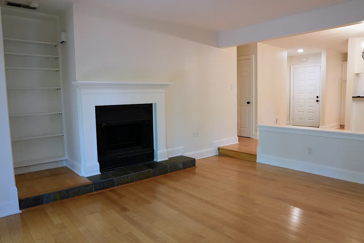 Building Photo - 700 Bishops Park Dr #108