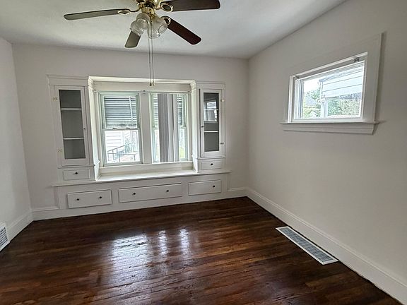 4th image of 3559 W 122nd St