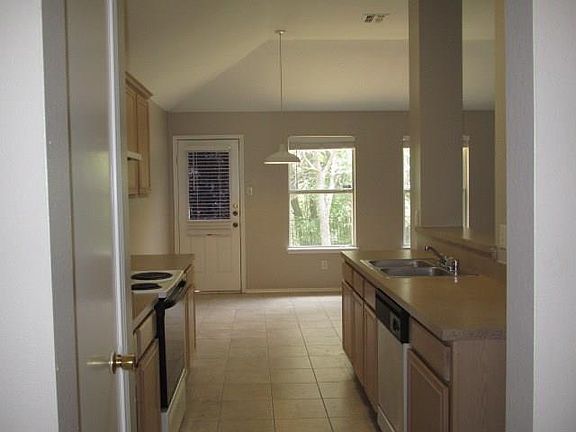 4th image of 5935 Wisdom Creek Dr