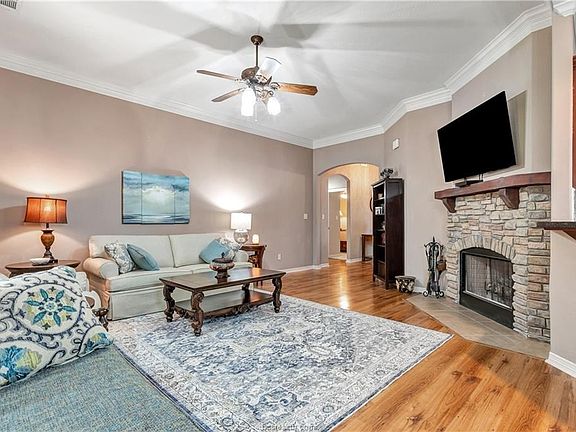 5th image of 3910 Latinne Ln