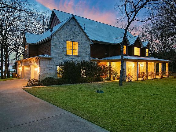 2nd image of 308 Sombrilla Ln