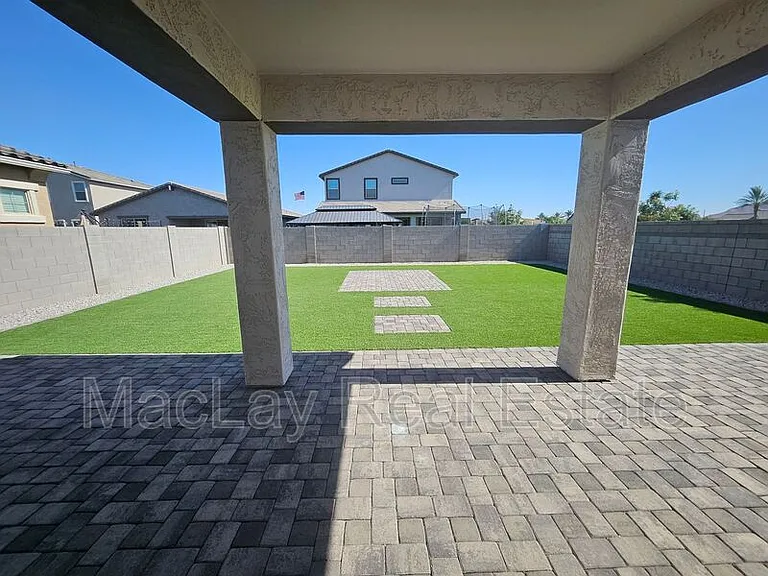 22815 E Watford Dr — Photo 22