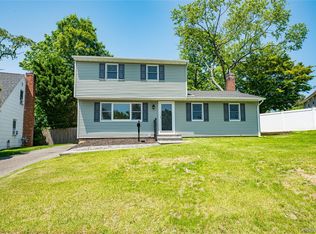 69 Allan Dr, East Norwich, NY 11732