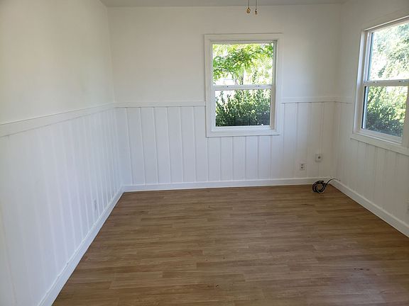 2nd image of 14634 Lakeshore Dr #2