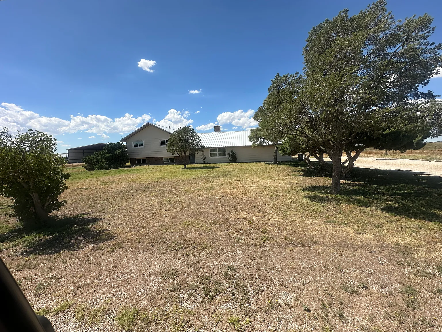 3 bed, 2.5 bath, 2680 sqft, $3,000 — Photo 1