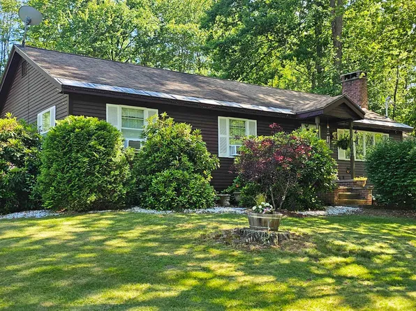 45 Ledgewood Road, Claremont, NH 03743
