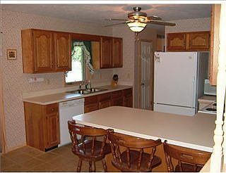 4th image of 26301 Wayne Cir