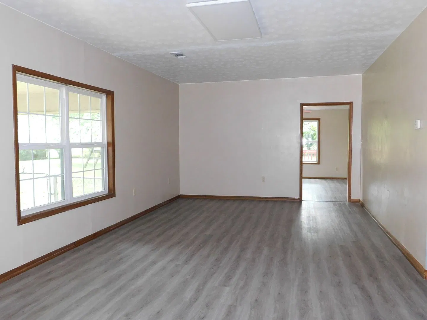 3 Bed 2 Bath Home in Greenwood — Photo 3