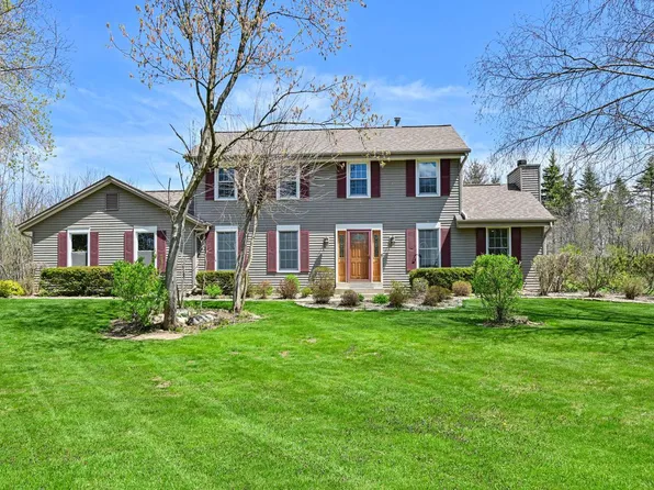 1294 Trailway DRIVE, Grafton, WI 53024