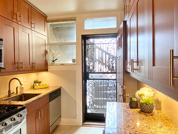 5th image of 1226 W Jarvis Ave APT 2W