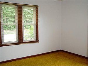 5th image of 3967 Argonne Ave