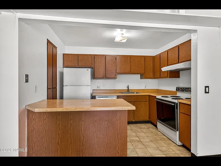 1200 S Riordan Ranch St — Photo 8