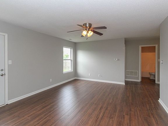 5th image of 1611 Sweetwater Ln