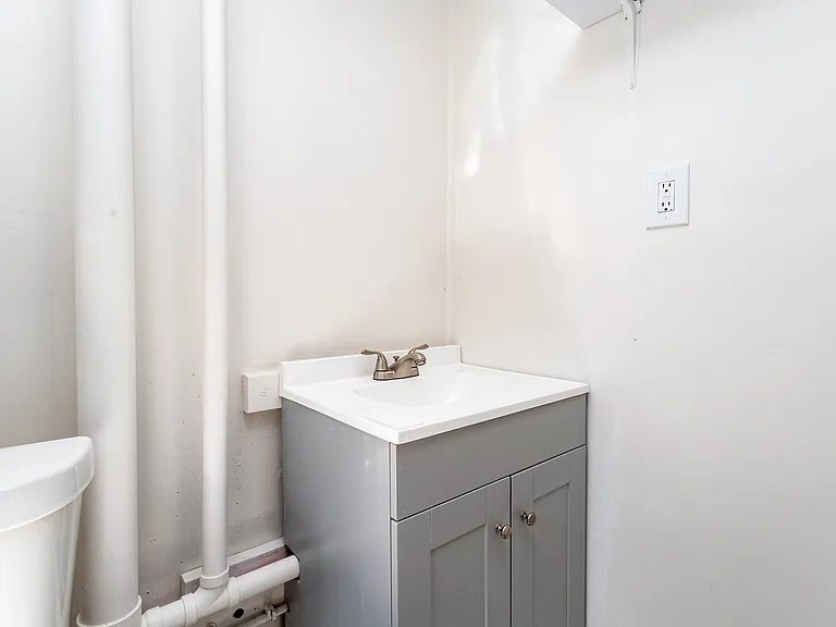 316 Cobblestone Dr — Photo 41