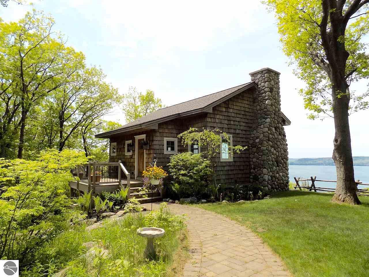 3947 W Cheney Woods Trl, Maple City, MI 49664 | Zillow
