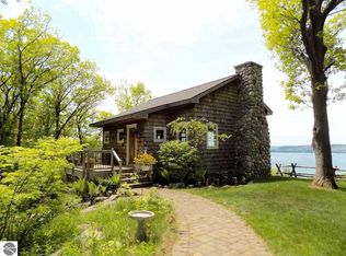 3947 W Cheney Woods Trl, Maple City, MI 49664
