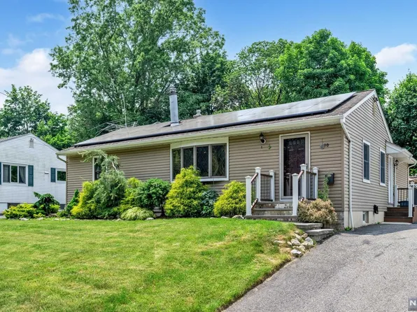 10 Banta Ct, Mahwah, NJ 07430