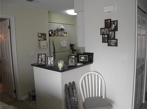 4th image of 380 Carhart Ct #380