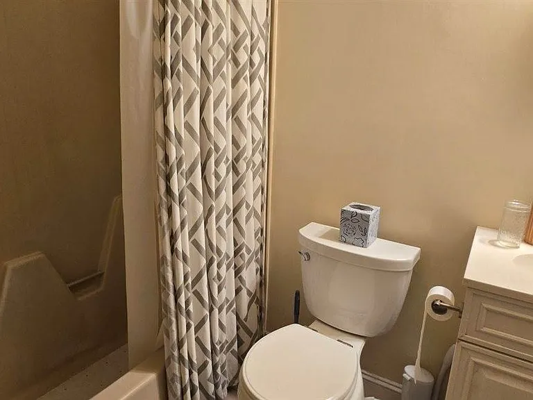 365 Glendale Ave #B2 — Photo 11