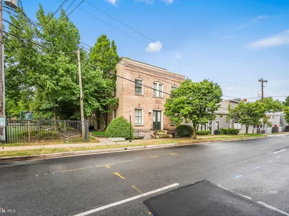 1210 Queen St APT 5, Alexandria, VA 22314