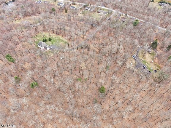 2nd image of 32A Fox Hollow Rd