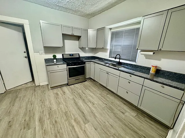 2020 Corning Ave #1 — Photo 3