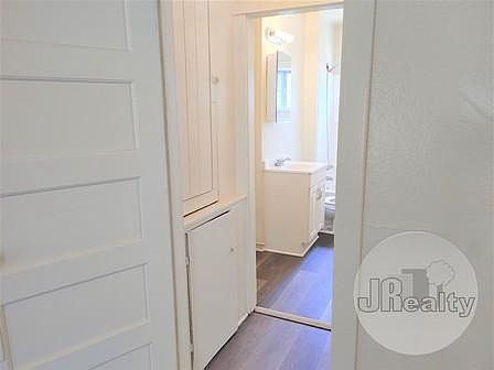 3rd image of 5425 2nd Ave #1/2