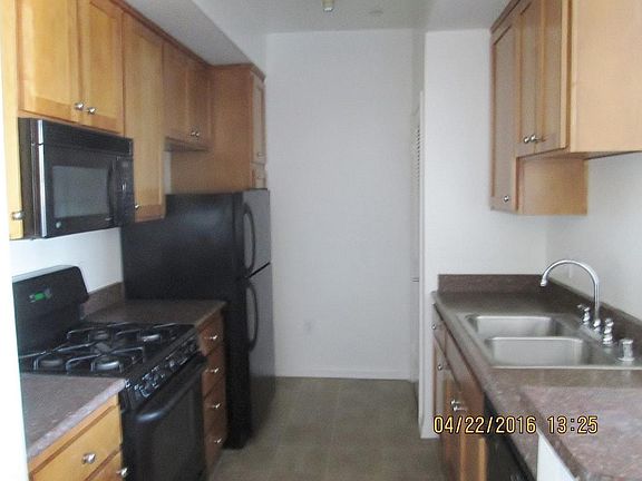 4th image of 2810 S Sepulveda Blvd APT 203