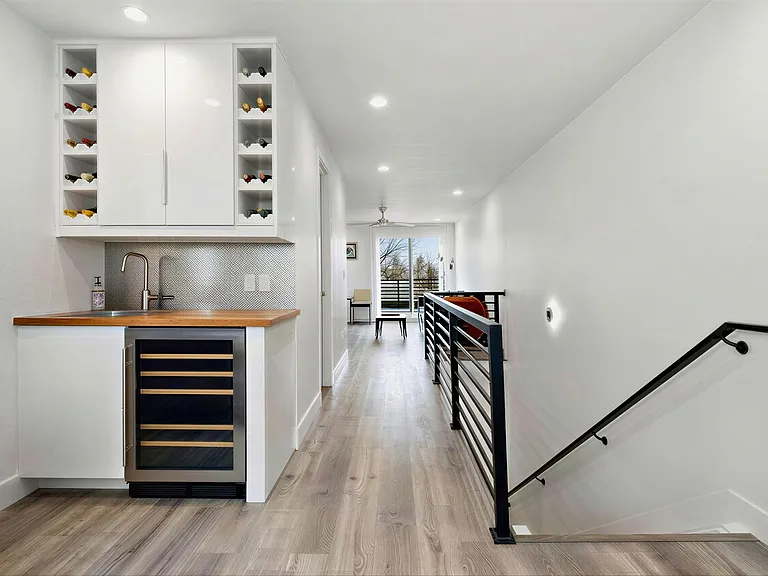 2037 N Hooker St #L — Photo 24