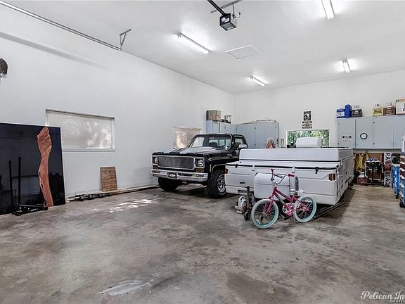 2nd image of 2843 Hillcrest Cir