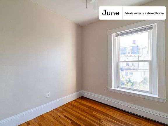 2nd image of 76 Easton St APT 4C