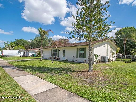 2nd image of 268 SW Lucero Dr