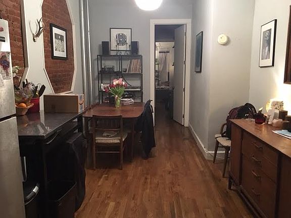 2nd image of 311 Jefferson St #2RR