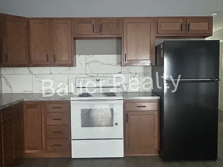 47 Grove Ave — Photo 12