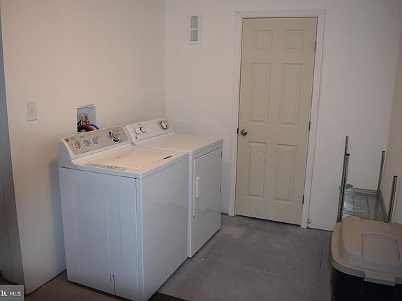 4th image of 125 Wilder Ave #2