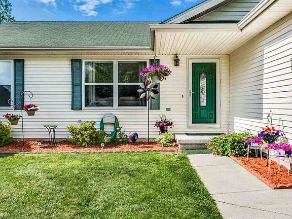 3rd image of 5050 Anglewood Ct