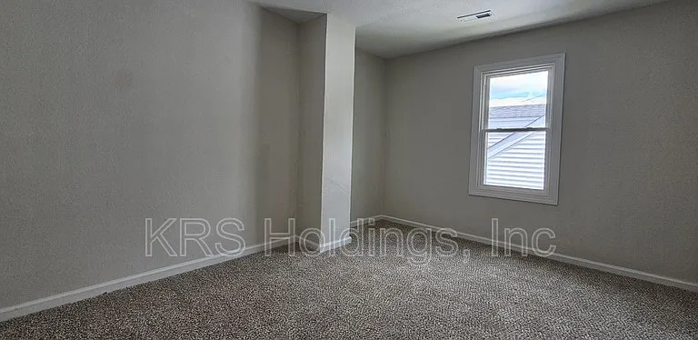 308 Saint James Ave #B — Photo 17